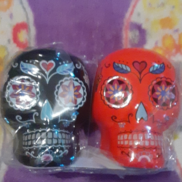 Sugar Skull salt and pepper shakers NWT - Picture 4 of 4